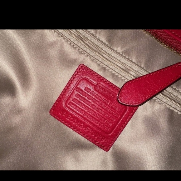 PRISTINE! COACH ASHLEY GATHERED LEATHER SHOULDER TOTE (#F23928)BRASS/RASPBERRY. - Picture 4 of 12